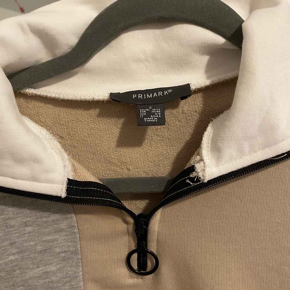 Workout Pullover - Picture 3 of 4